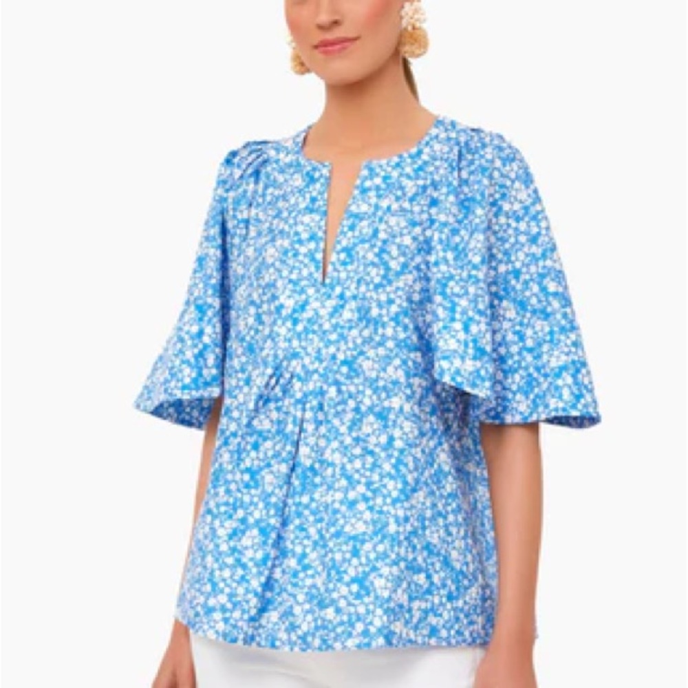 Blooms on Broad Flutter Sleeve Top-Tuckernuck XS